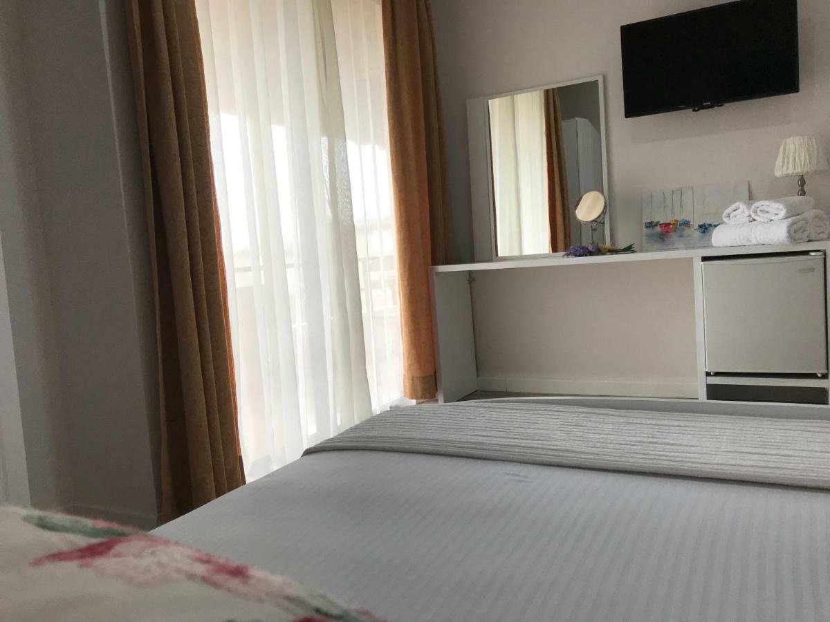 Joy Hotel Sarandë Exteriér fotografie