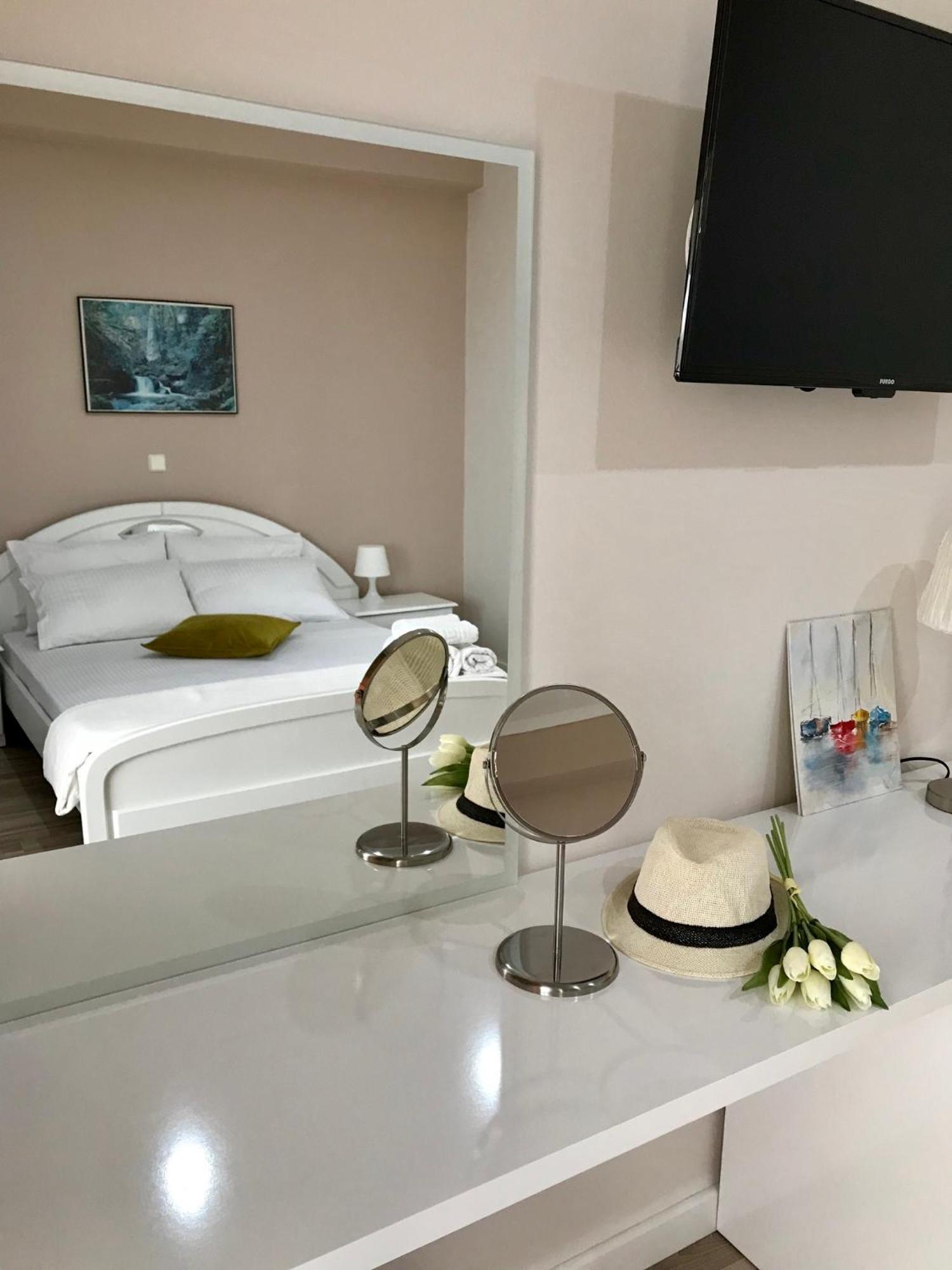 Joy Hotel Sarandë Exteriér fotografie